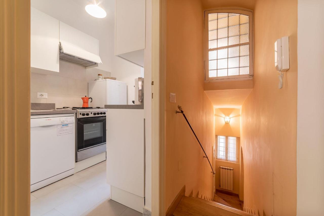 Apartment A Peaceful Retreat 2 Minutes From Piazza Navona - Fromhometorome Rom