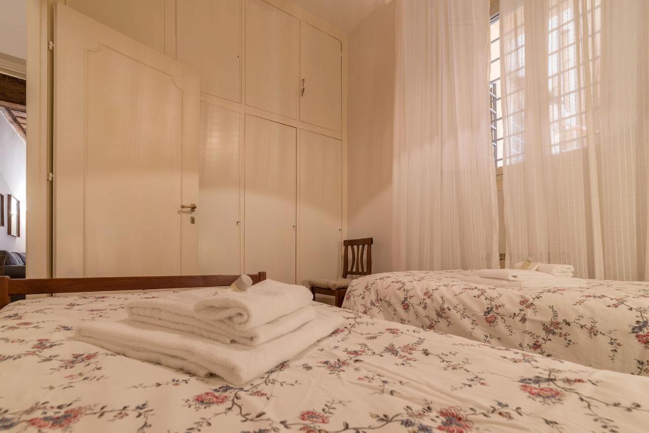 A Peaceful Retreat 2 Minutes From Piazza Navona - Fromhometorome Apartment *